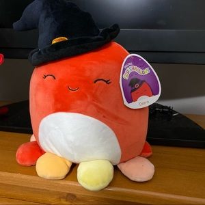 8” Detra Squishmallow